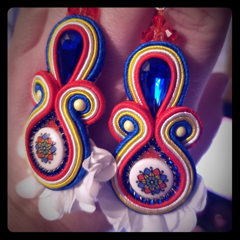 Shoutace earrings
